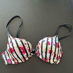Victorias Secret VS very sexy push up bra